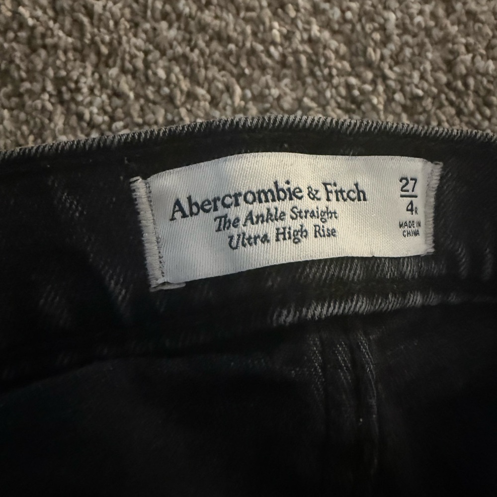 Abercrombie & Fitch Ankle Straight Ultra High Rise Jeans